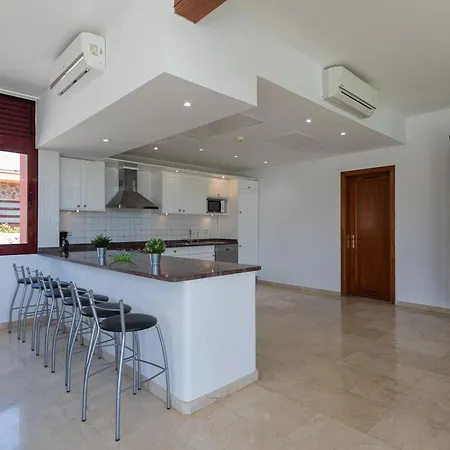 Tauro Villa