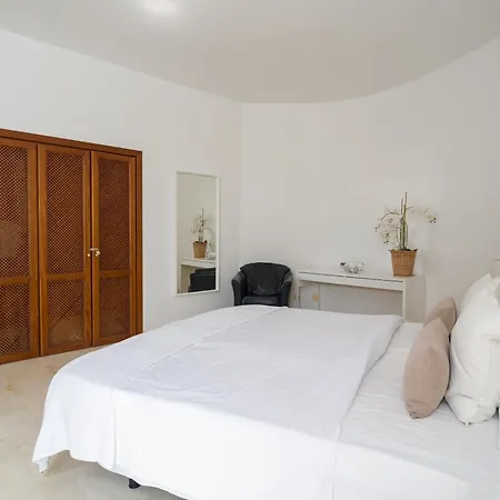 Tauro Villa