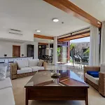 Villa Tauro