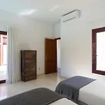 Villa Tauro *